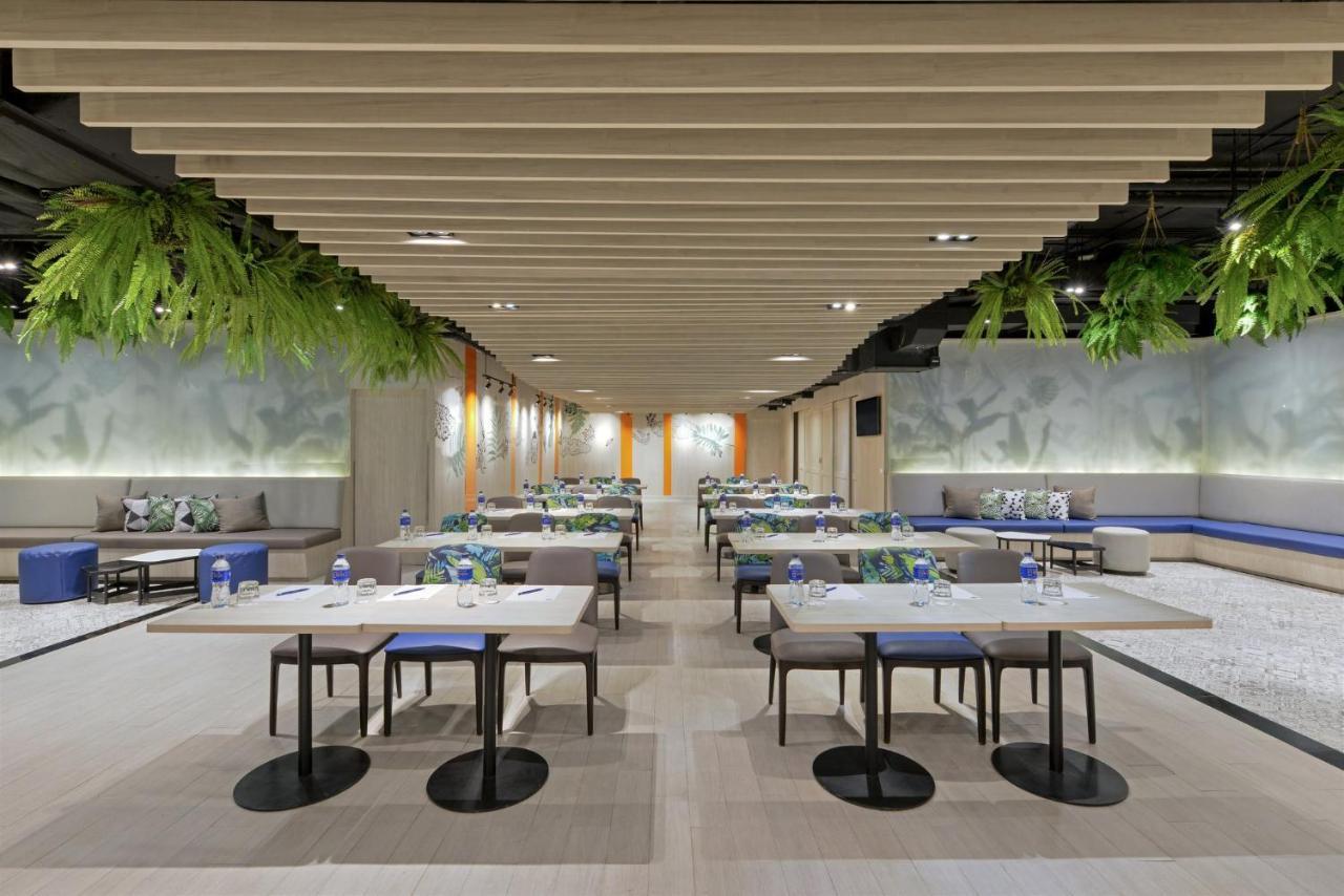 Holiday Inn Express Bangkok Sukhumvit 11 By Ihg Esterno foto