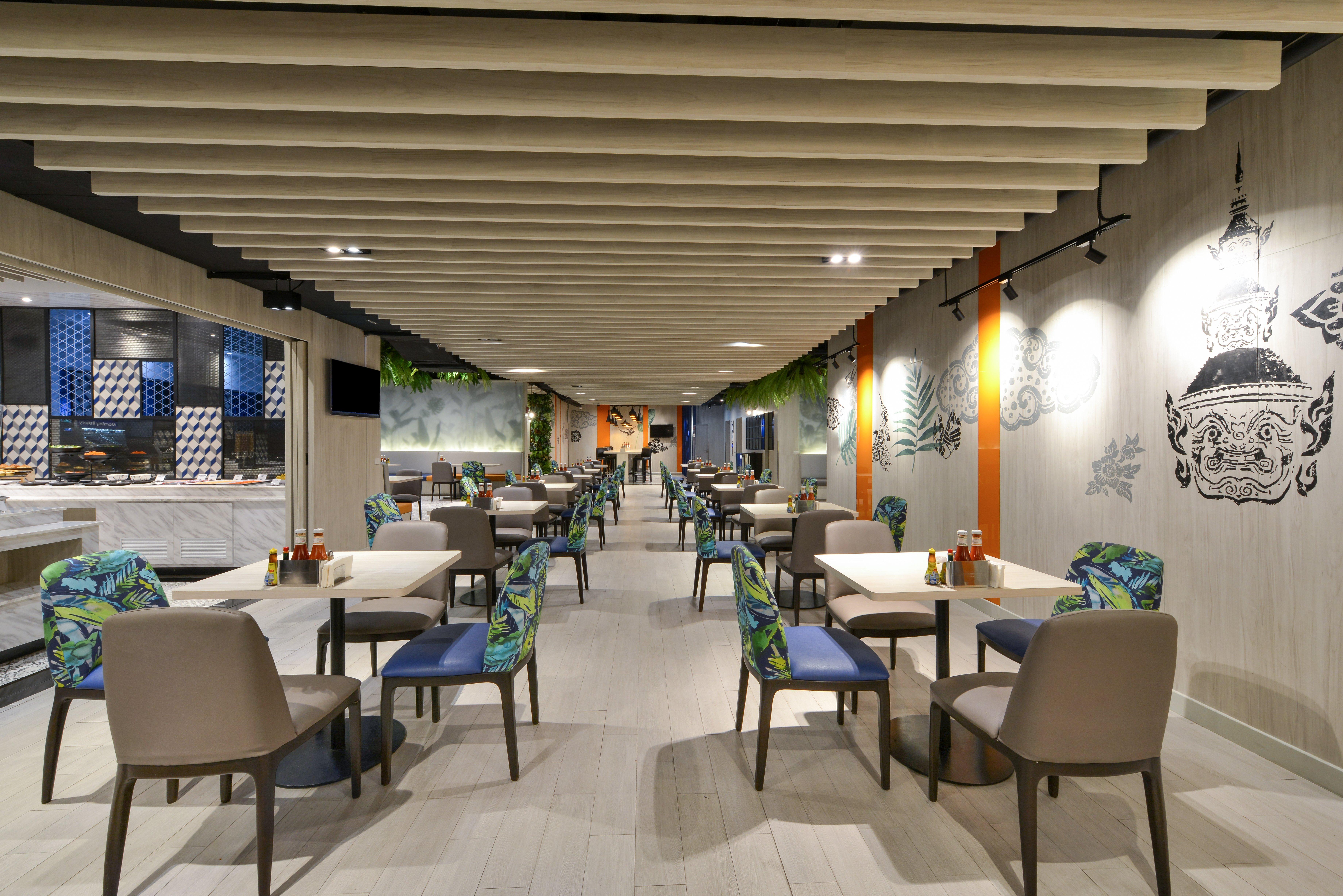 Holiday Inn Express Bangkok Sukhumvit 11 By Ihg Esterno foto