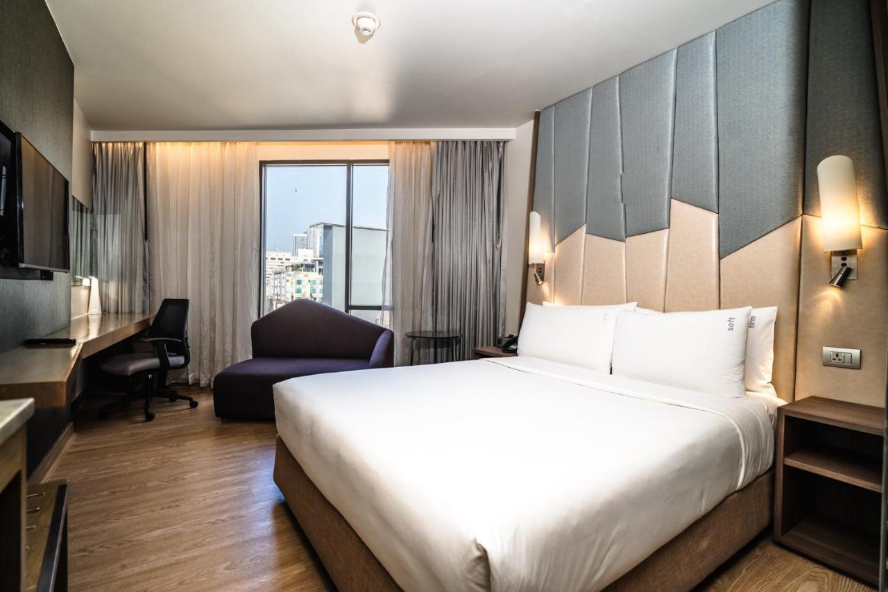 Holiday Inn Express Bangkok Sukhumvit 11 By Ihg Esterno foto