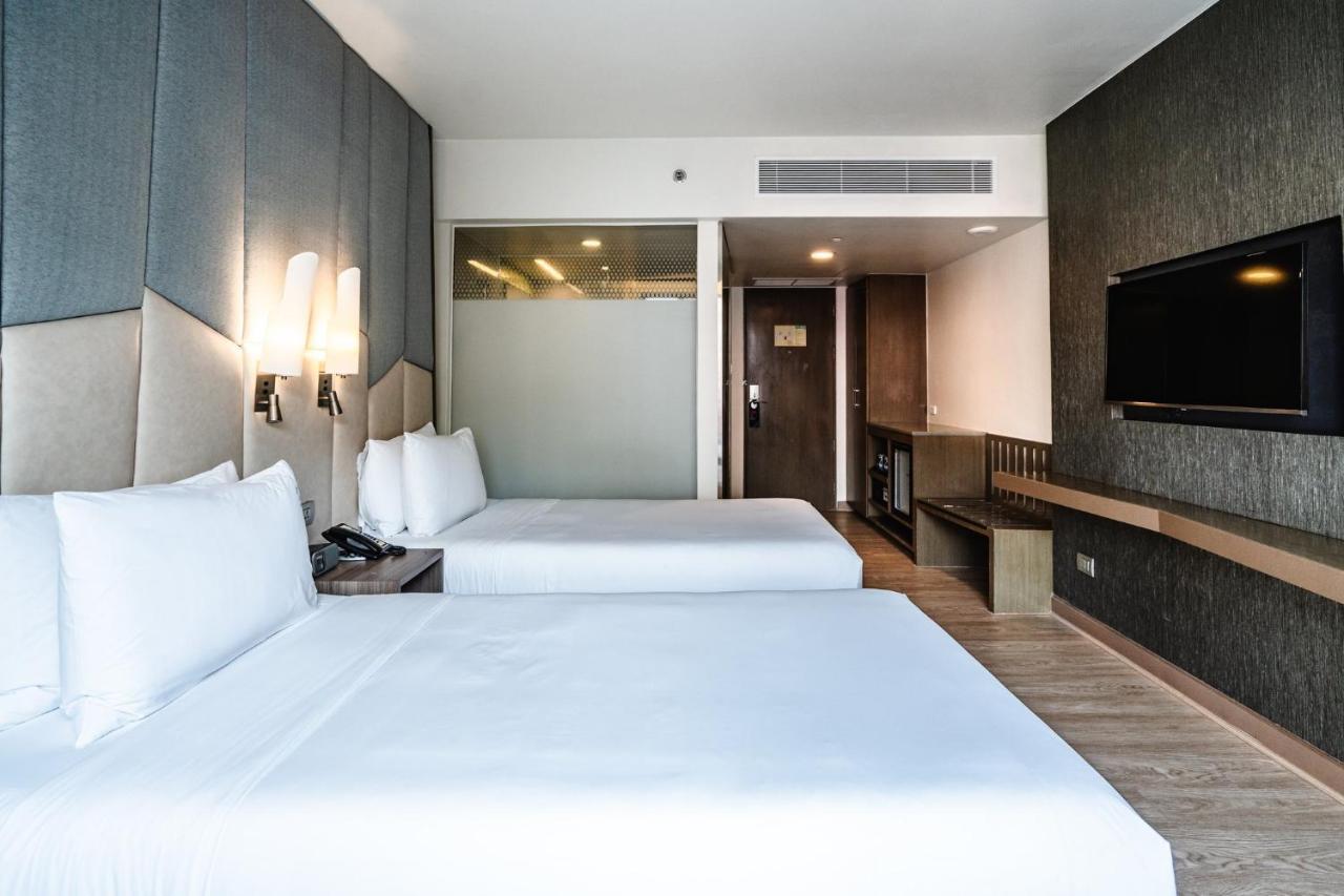 Holiday Inn Express Bangkok Sukhumvit 11 By Ihg Esterno foto
